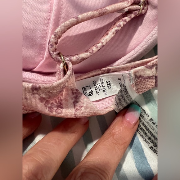 NWT Victoria’s Secret Bikini Top 32D Pink Snakeprint - Picture 2 of 4